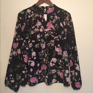 Floral blouse  3-$30🌈